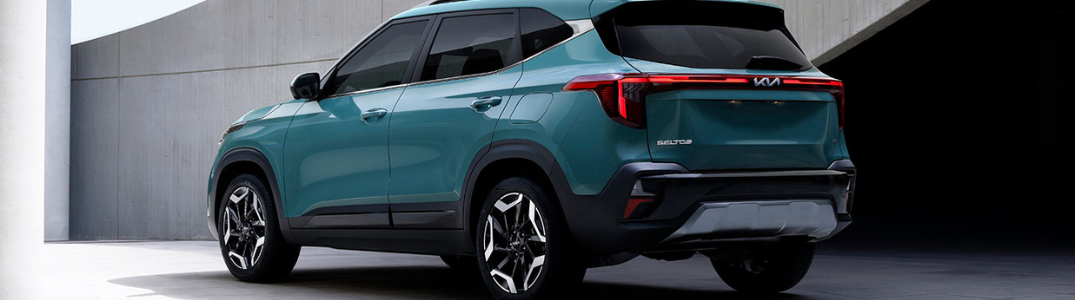 2025 Kia Seltos from the side