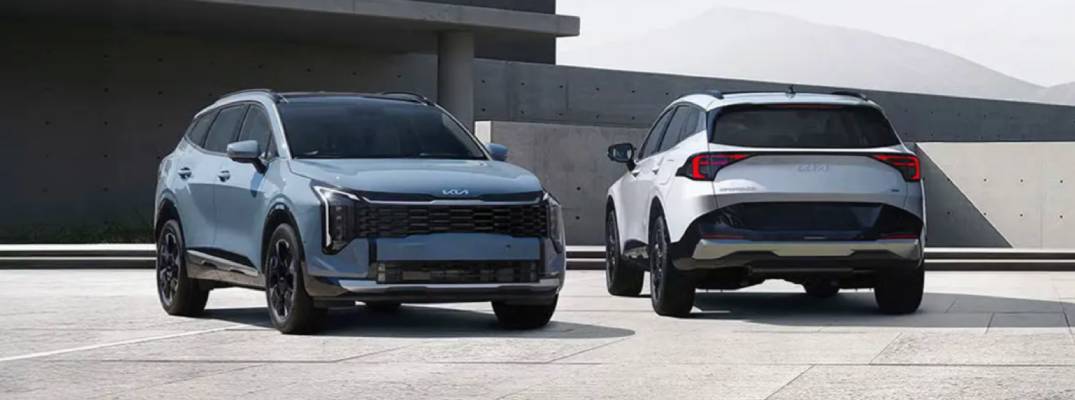2026 Kia Sportage HEV models parked on pavement